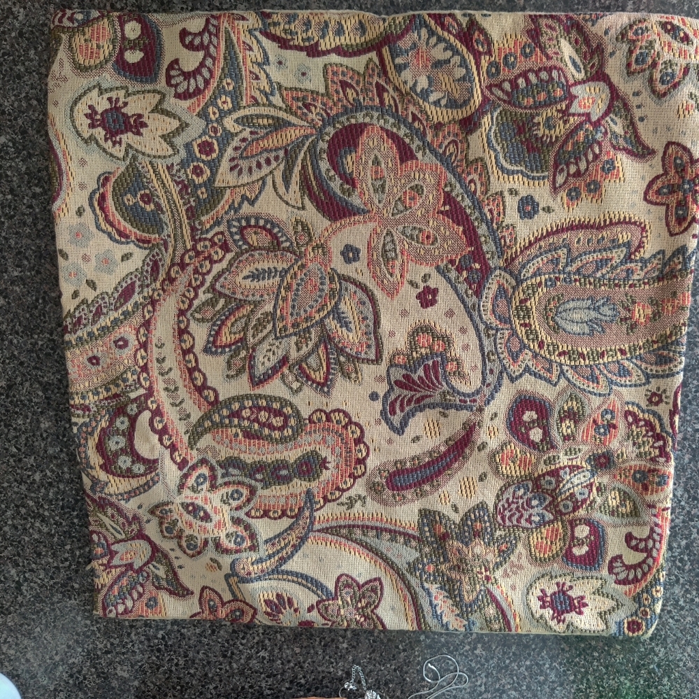 Throw pillow cover